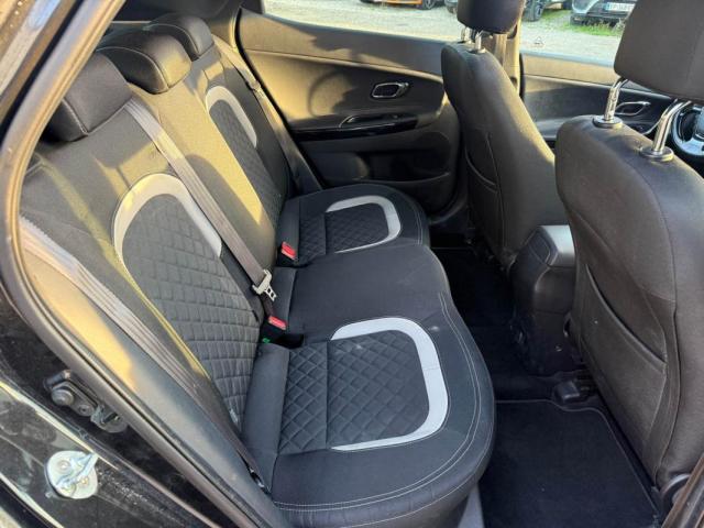 Kia Cee'D image 1