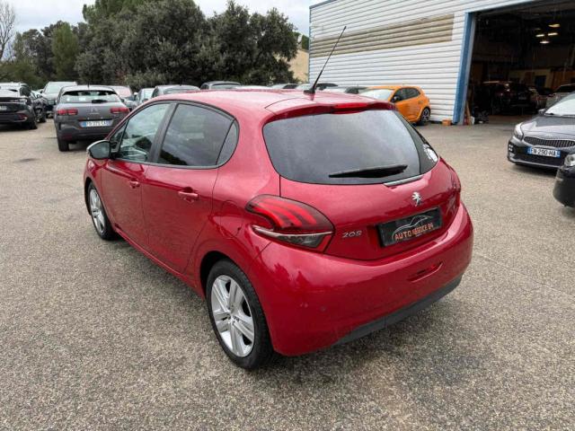 Peugeot 208 image 7