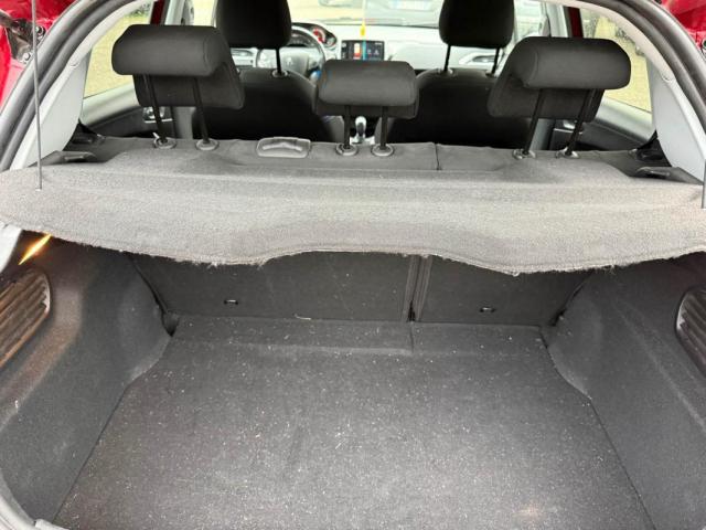 Peugeot 208 image 8