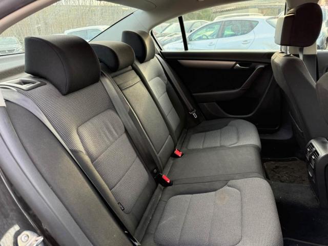 Volkswagen Passat image 4