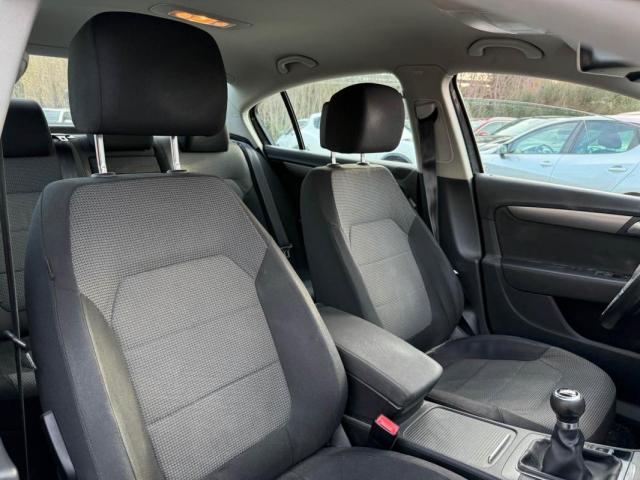 Volkswagen Passat image 2