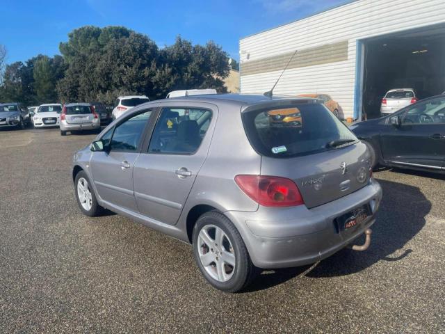 Peugeot 307 image 8