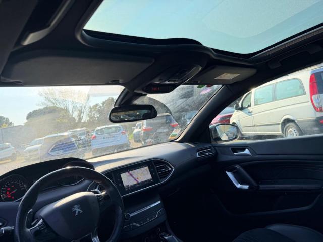 Peugeot 308 image 2