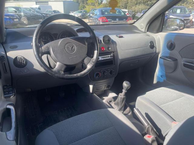 Chevrolet Kalos image 8