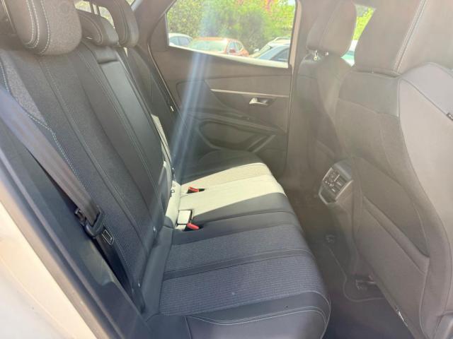 Peugeot 3008 image 3