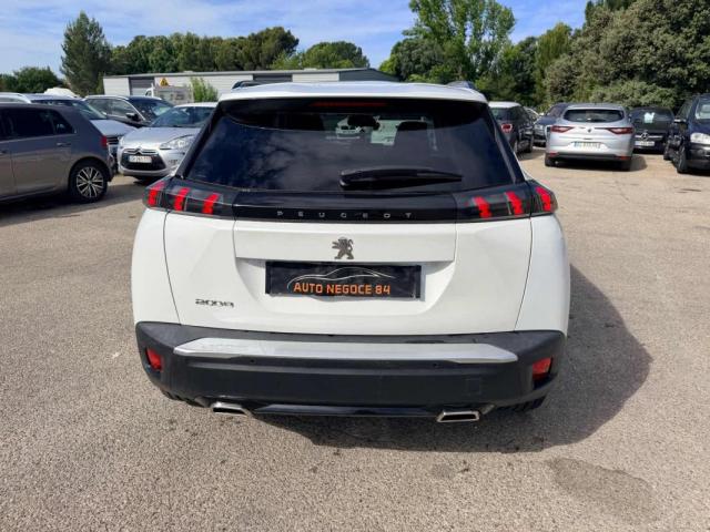 Peugeot 2008 image 2