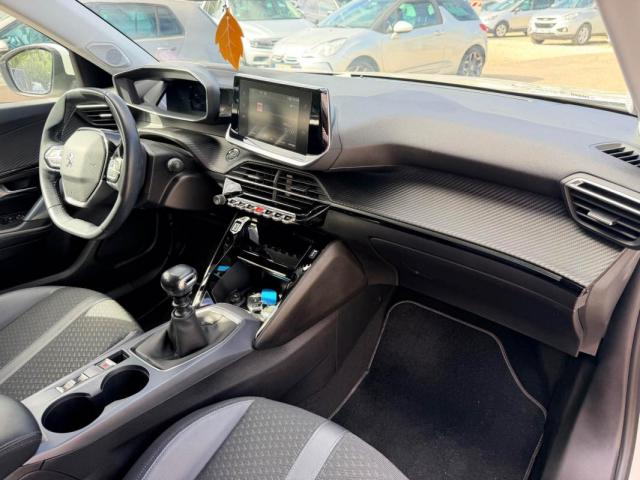 Peugeot 2008 image 8