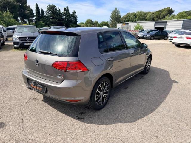 Volkswagen Golf image 9