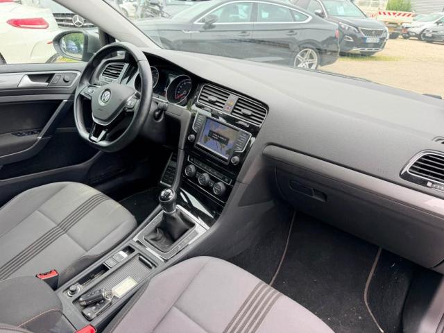 Volkswagen Golf image 9