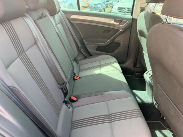 Volkswagen Golf image 5