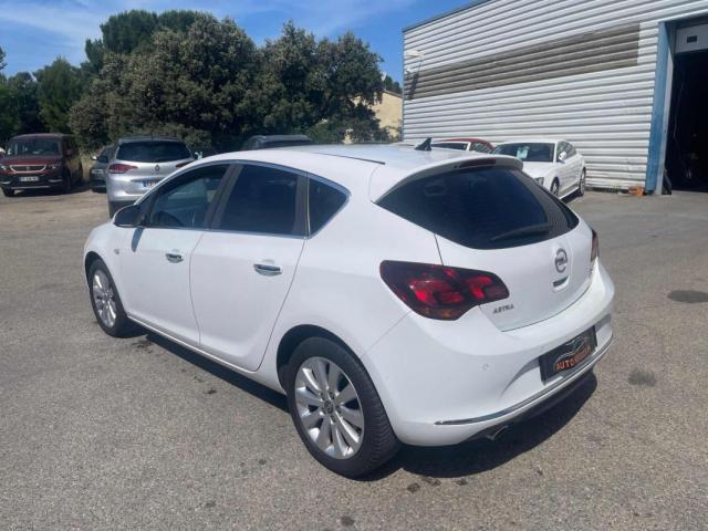 Opel Astra image 2