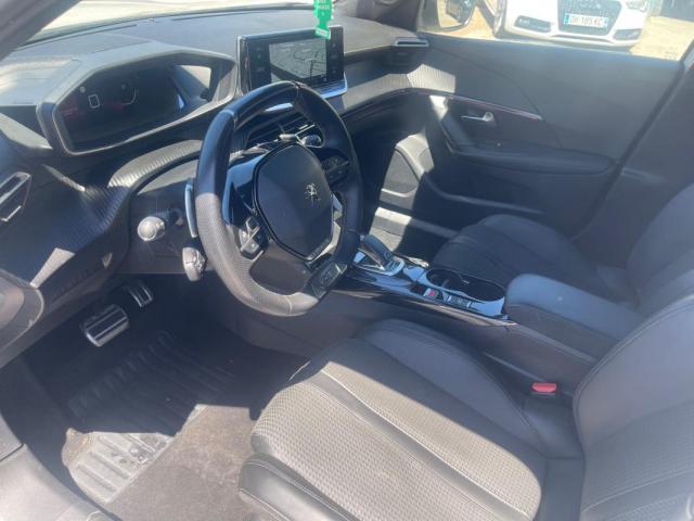 Peugeot 2008 image 8