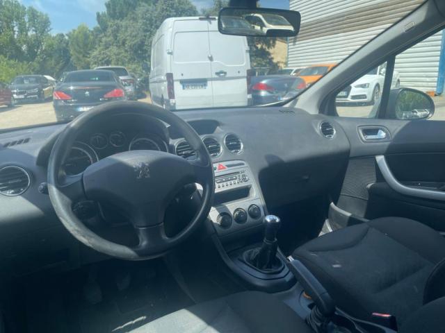 Peugeot 308 image 2