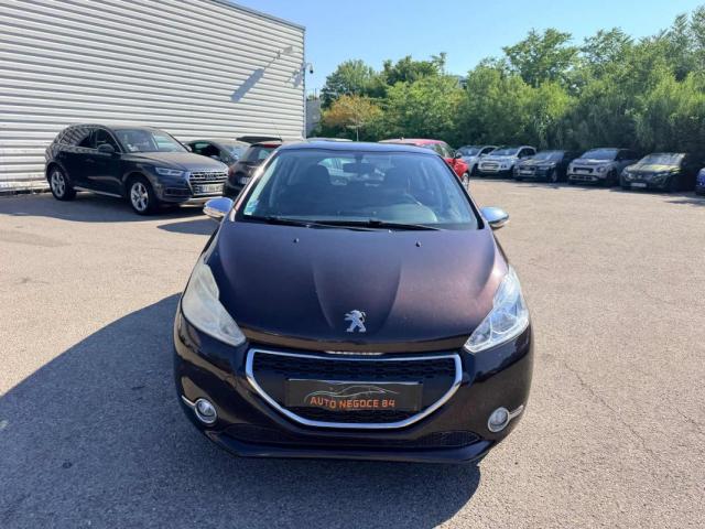 Peugeot 208 image 2