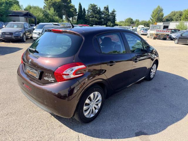 Peugeot 208 image 4