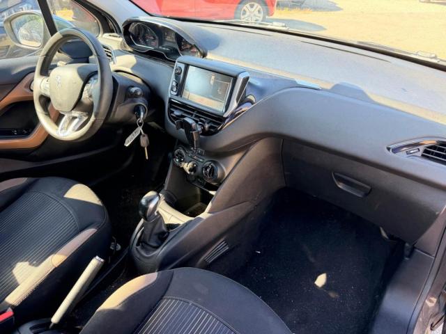 Peugeot 208 image 1