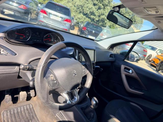 Peugeot 208 image 5