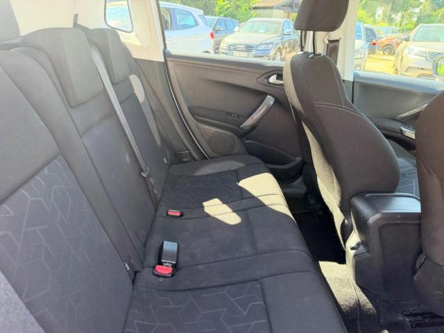 Peugeot 2008 image 2