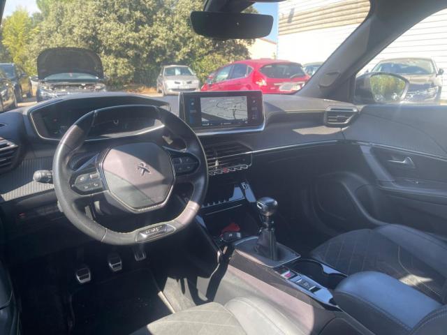 Peugeot 2008 image 2