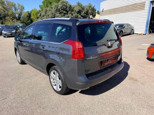 Peugeot 5008 image 5
