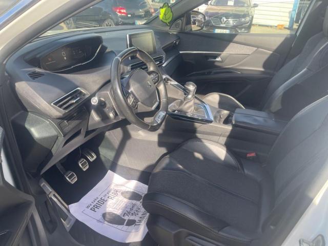 Peugeot 3008 image 3