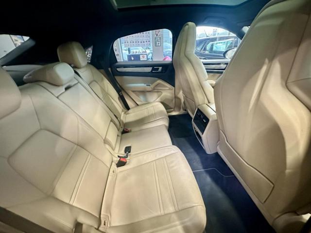 Porsche Cayenne image 2