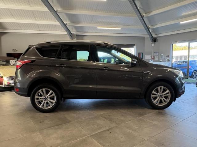 Ford Kuga image 5