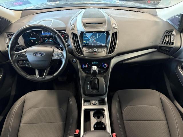 Ford Kuga image 3