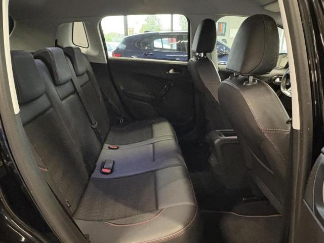 Peugeot 2008 image 8