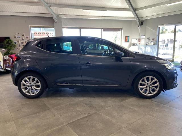 Renault Clio image 2