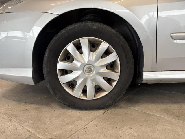 Renault Laguna image 9