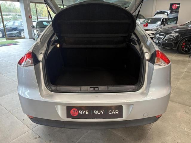 Renault Laguna image 8