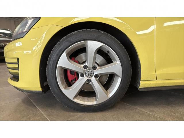 Volkswagen Golf image 6