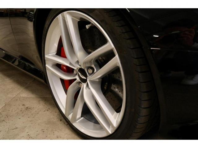 Aston Martin Virage image 6
