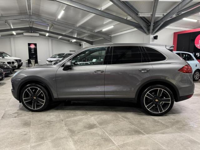 Porsche Cayenne image 1