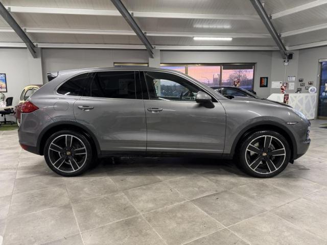 Porsche Cayenne image 2