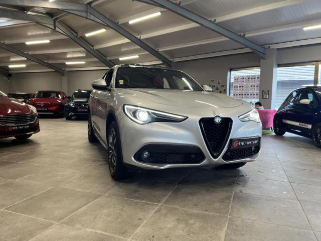 Alfa Romeo Stelvio image 8