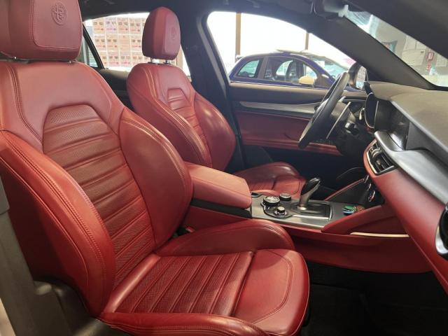 Alfa Romeo Stelvio image 1