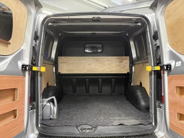Ford Transit Custom image 5