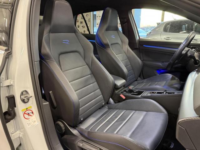 Volkswagen Golf image 9