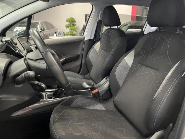 Peugeot 2008 image 6