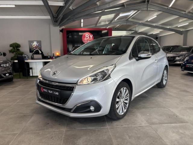 Peugeot 208 1.2i Pt- 82 Allure / Garantie 12 Mois