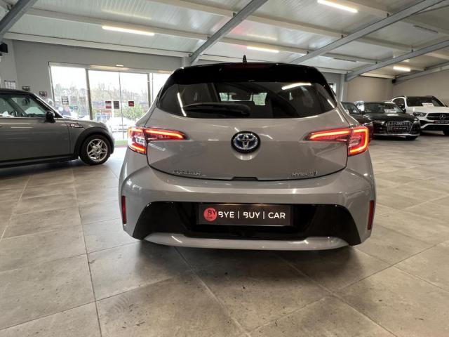 Toyota Corolla image 2