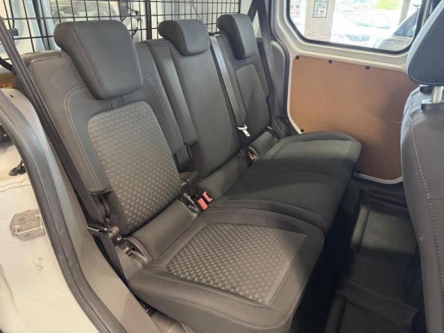Ford Transit Connect image 7