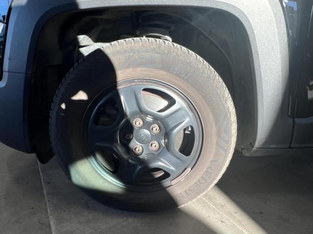 Jeep Renegade image 8