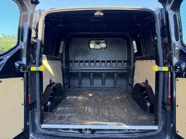 Ford Transit Custom image 3