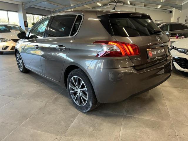 Peugeot 308 image 1