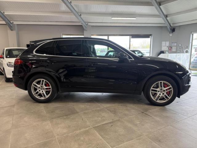 Porsche Cayenne image 1