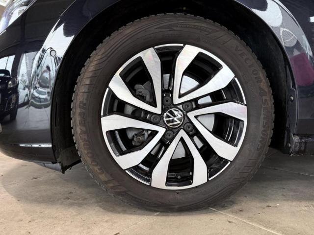 Volkswagen Golf image 8