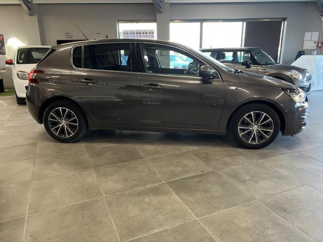 Peugeot 308 image 9